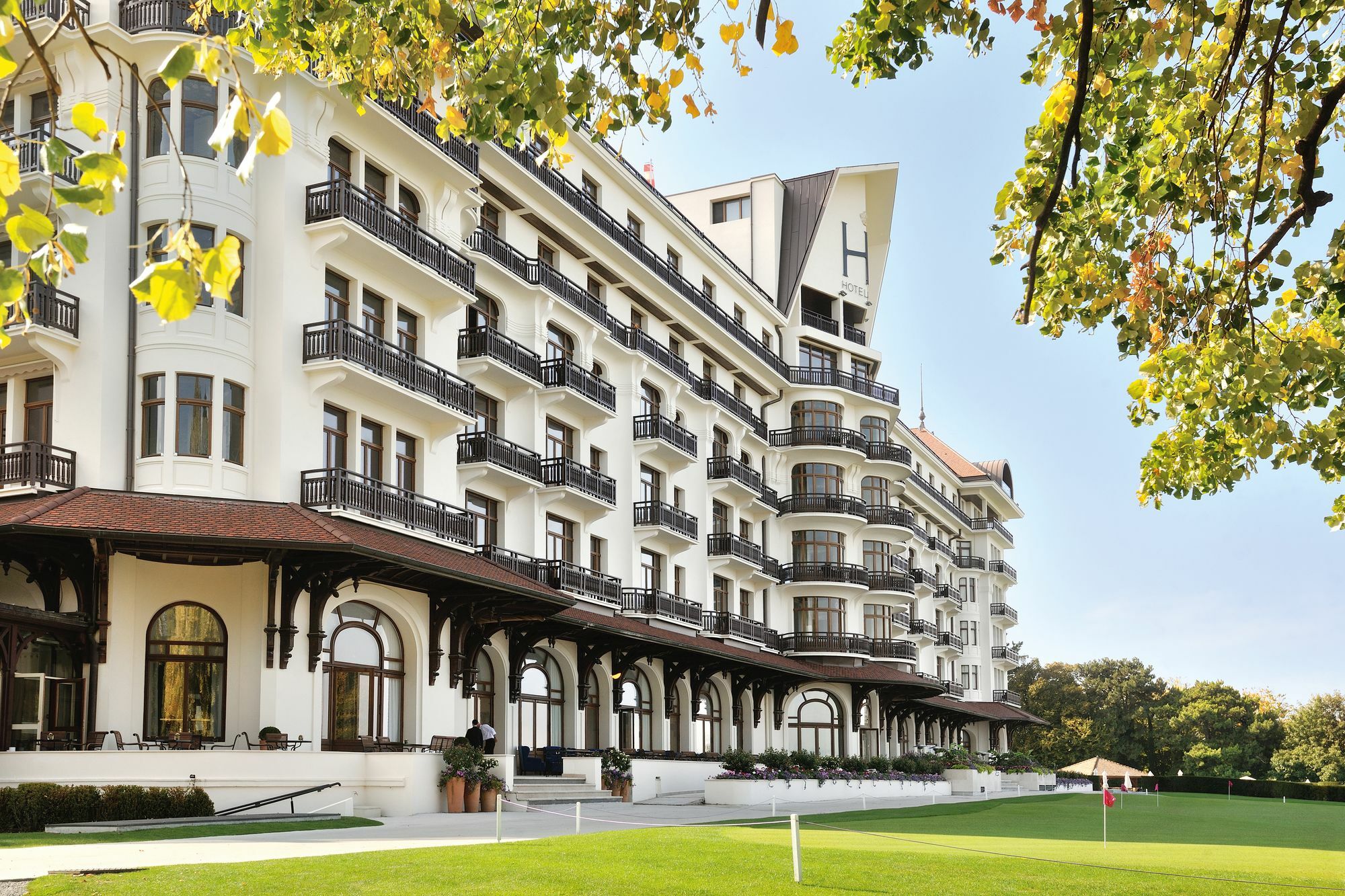 Hotel Royal Evian-les-Bains Exterior photo